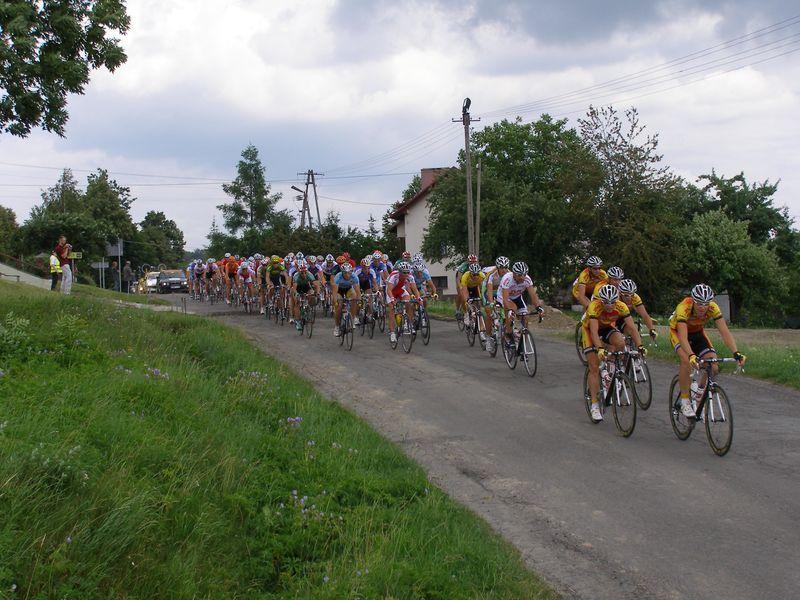 5 lipca 08. Wyscig kolarski Solidarnosci i Olimpijczykow oraz kibice._35.JPG